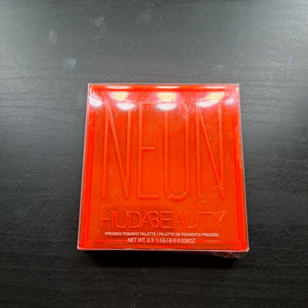 BNIB Huda Beauty Neon Orange Obsessions